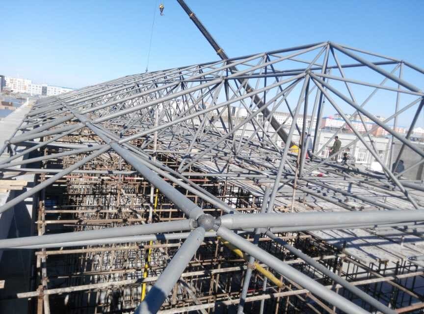 河源商贸城屋顶网架工程